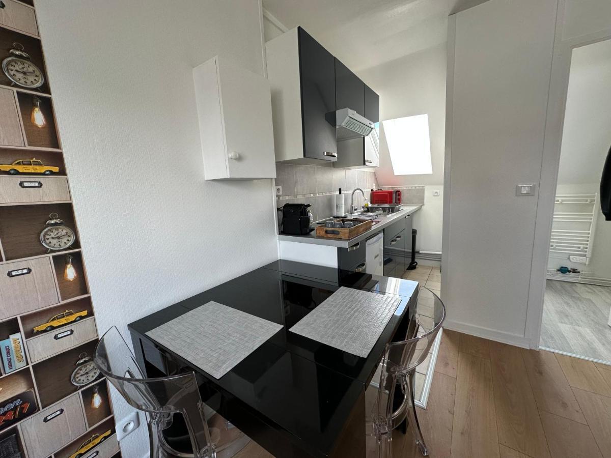 Appartement Au Centre Ville De Sens Eksteriør bilde